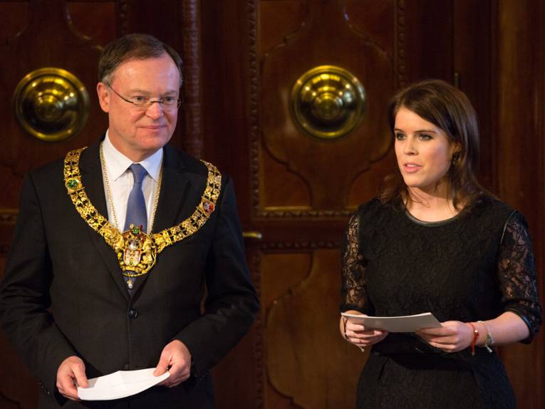 Oberbürgermeister Stephan Weil und Prinzessin Eugenie in der Ratsstube