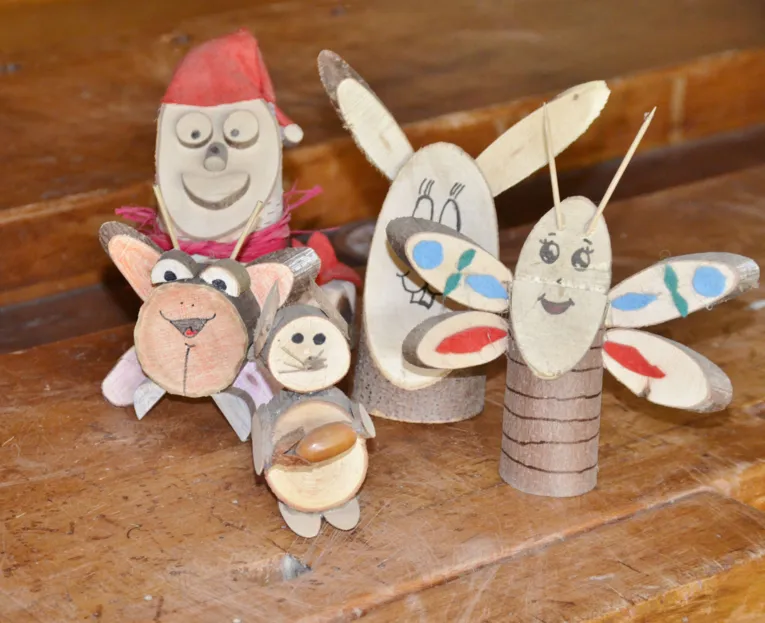 Figuren aus Holz