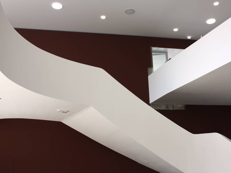Rampen- und Treppenspirale im Calder-Saal