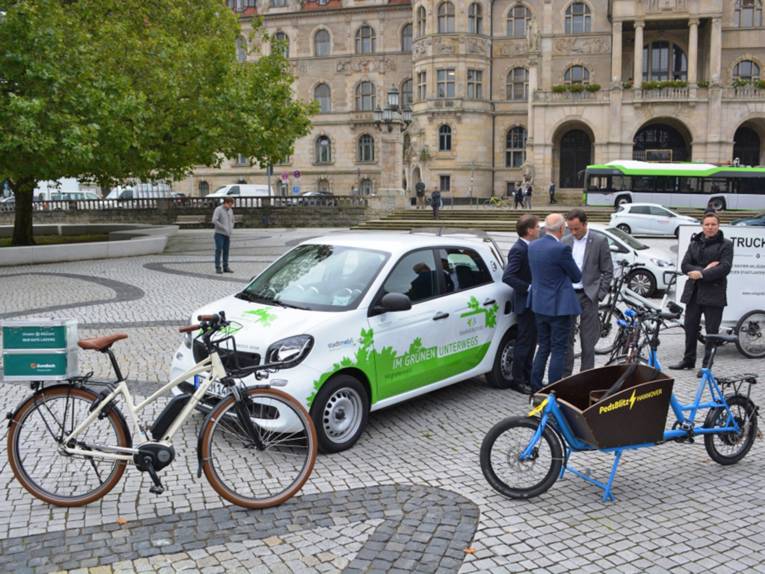 Präsentation von Elektroautos, Pedelecs und Lasten-Pedelecs auf dem Trammplatz
