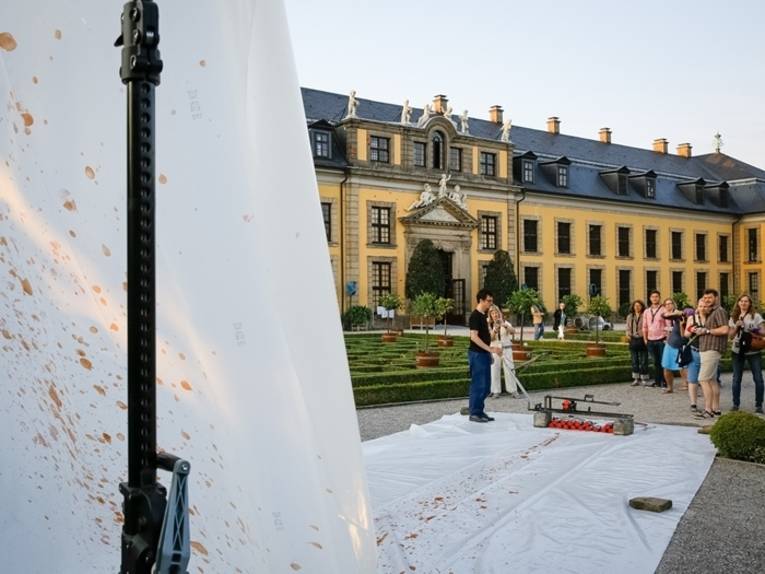 "Ringlandschaft mit Bierstrom" im Orangenparterre des Großen Garten