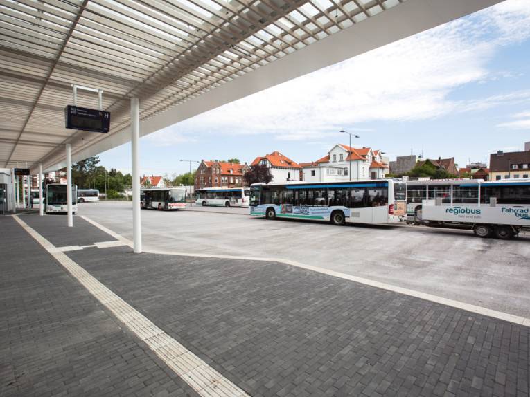 Neubau des Zentralen Omnibusbahnhofs in Neustadt am Rübenberge, Region Hannover.