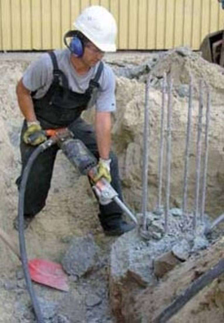 Bauarbeiter mit Presslufthammer