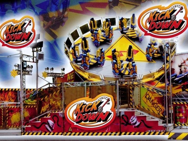 Fahrgeschäft Kick Down.