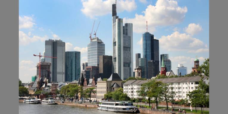 Gesamtansicht der Skyline von Frankfurt