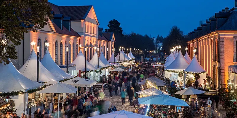 Vorweihnachtliche St&auml;nde zwischen der Galerie und Orangerie
