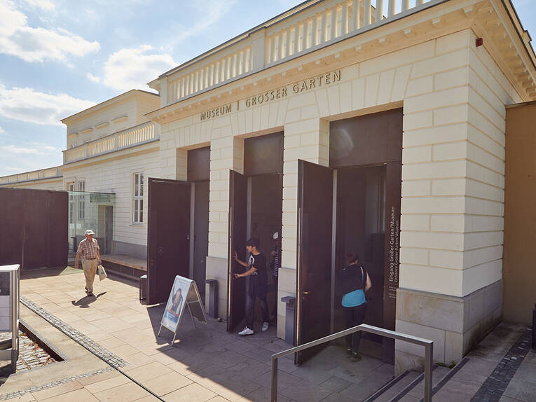 Eingang Grosser Garten Preise Offnungszeiten Mehr Besucherinformationen Herrenhausen Bilder Landeshauptstadt Hannover Bilder 01 Data Neu Media Www Hannover De Herrenhausen