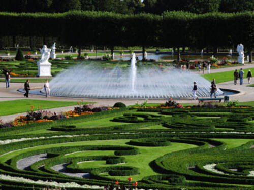 The Herrenhausen Gardens Royal Gardens Of Herrenhausen Tourist