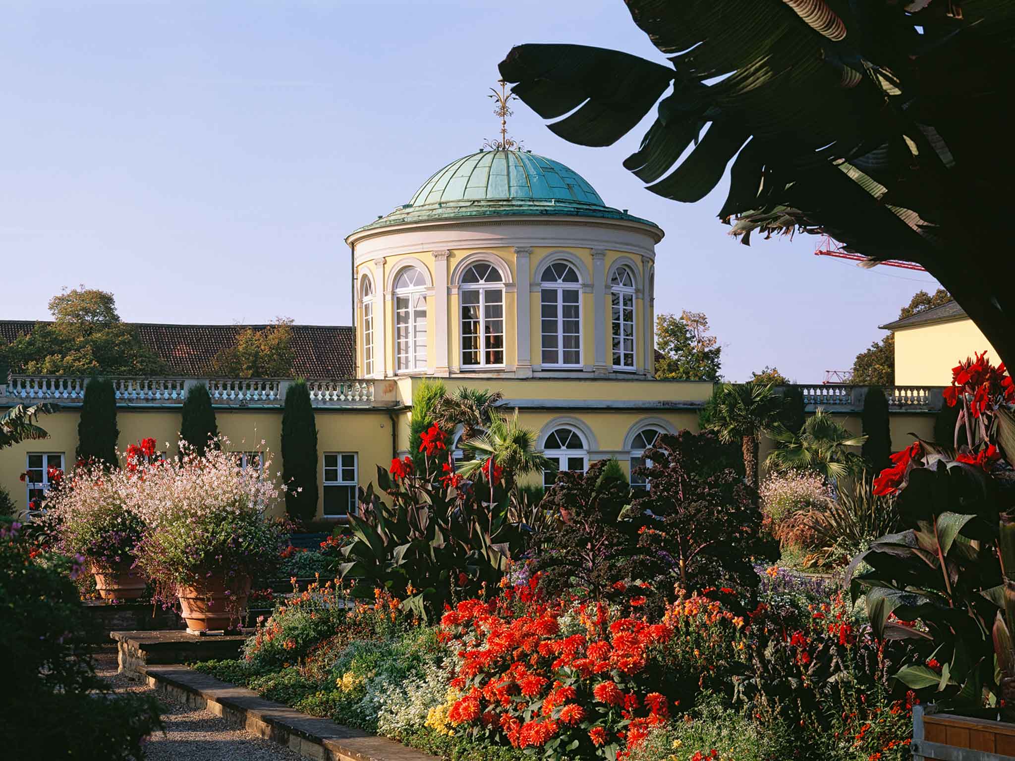 Blick auf den Schmuckhof im Berggarten