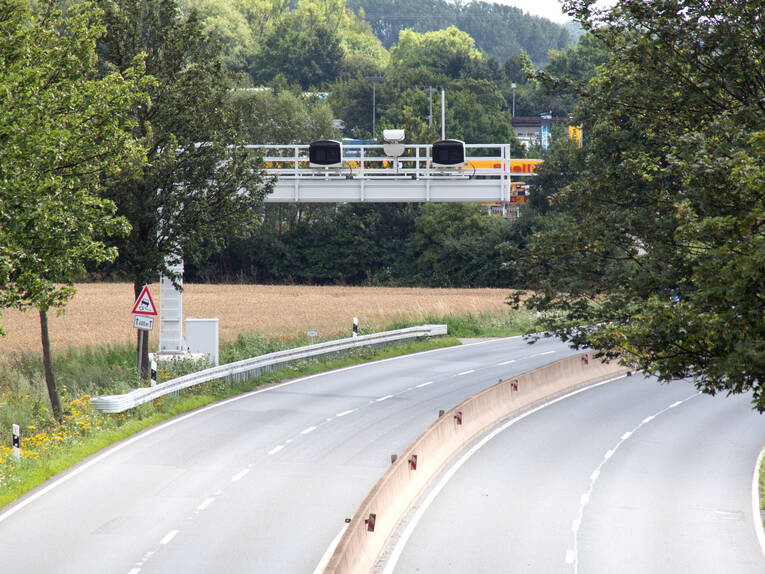 Vierspurige Straße Vierspurige Straße